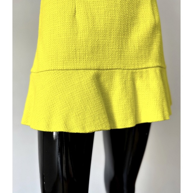 LE CIEL BLEU(ルシェルブルー)の新品未使用　フリルスカート　マイクロミニ　ツイードスカート　イエロー　インポート レディースのスカート(ミニスカート)の商品写真