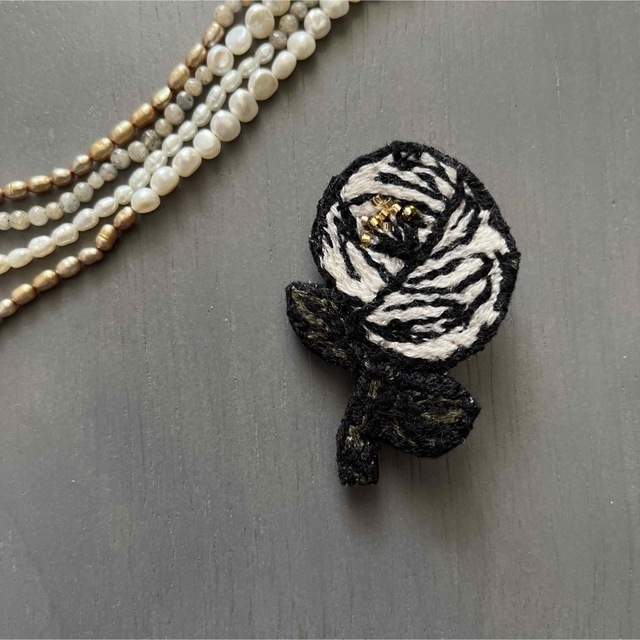 ⑤15ミナペルホネン ハンドメイド ブローチアクセサリー 1