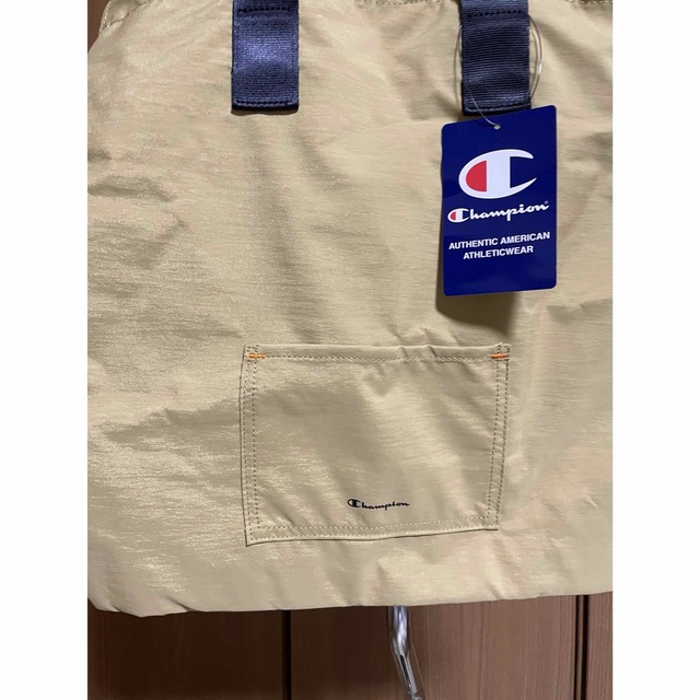 Champion(チャンピオン)の新品チャンピオン 巾着トートバッグ 軽量 ナイロン Championイエロー縦型 レディースのバッグ(トートバッグ)の商品写真