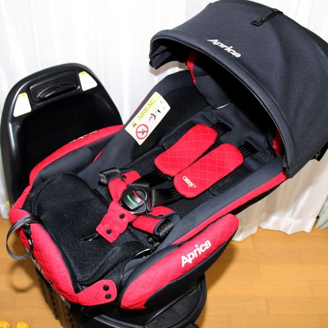 Aprica(アップリカ)の美品Apricaフラディア グロウ ISOFIX DX◆退院時から使えるベッド型 キッズ/ベビー/マタニティの外出/移動用品(自動車用チャイルドシート本体)の商品写真