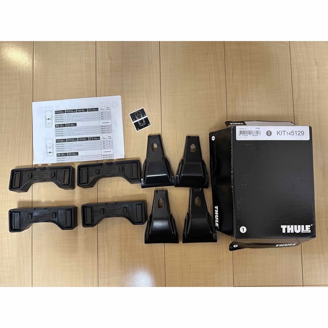 THULE スーリー キット KIT5129 プリウスアルファプリウスαトヨタ 自動車/バイクの自動車(車外アクセサリ)の商品写真