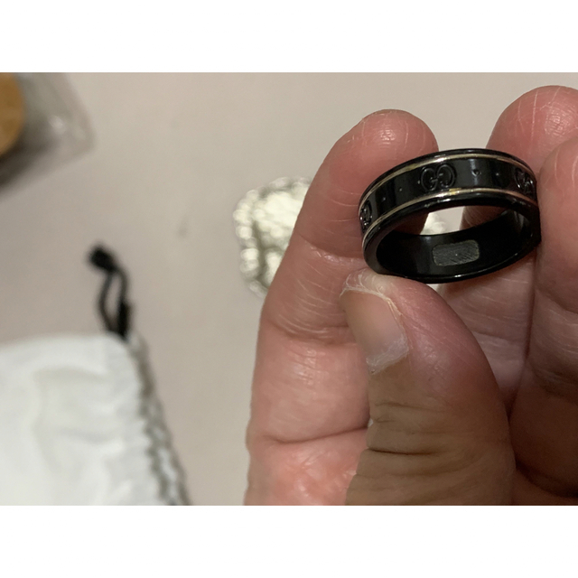 Gucci(グッチ)のGUCCI 18WG×黒セラミック GGアイコンリング19号ブラック メンズのアクセサリー(リング(指輪))の商品写真