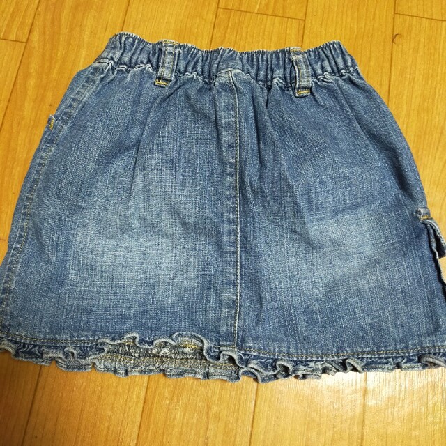 babyGAP(ベビーギャップ)のベビーGAP90cmデニムスカート キッズ/ベビー/マタニティのキッズ服女の子用(90cm~)(スカート)の商品写真