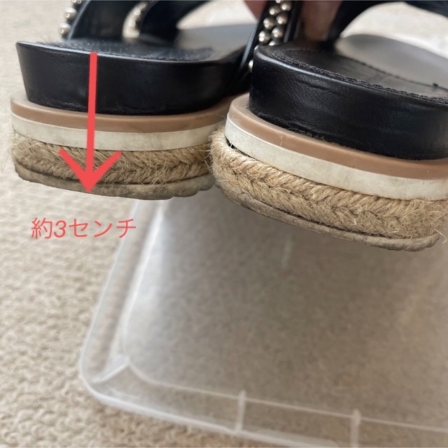 ZARA(ザラ)のスタッズサンダル レディースの靴/シューズ(サンダル)の商品写真