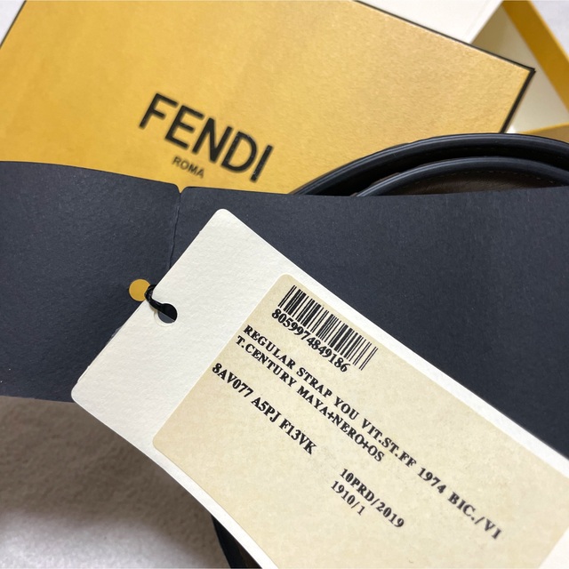 FENDI(フェンディ)のフェンディ  ストラップユー レディースのバッグ(ショルダーバッグ)の商品写真