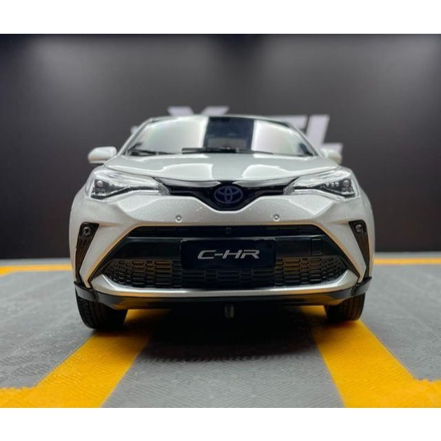 ミニカー 1/18 トヨタ C-HR 2022 ホワイトの通販 by Kei: プロフ必読