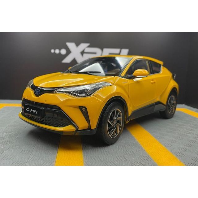 ミニカー 1/18 トヨタ C-HR 2022 イエロー