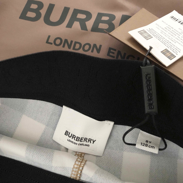 BURBERRY(バーバリー)の【お取置き中】バーバリーチルドレン レギンス 8Y キッズ/ベビー/マタニティのキッズ服女の子用(90cm~)(パンツ/スパッツ)の商品写真