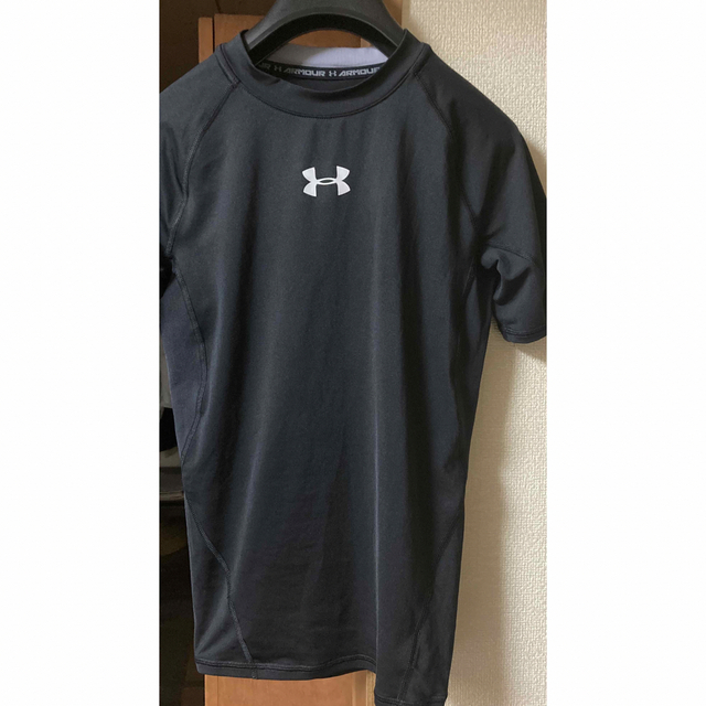 UNDER ARMOUR(アンダーアーマー)のストレッチTシャツ 黒 レディース用 スポーツ/アウトドアのトレーニング/エクササイズ(その他)の商品写真