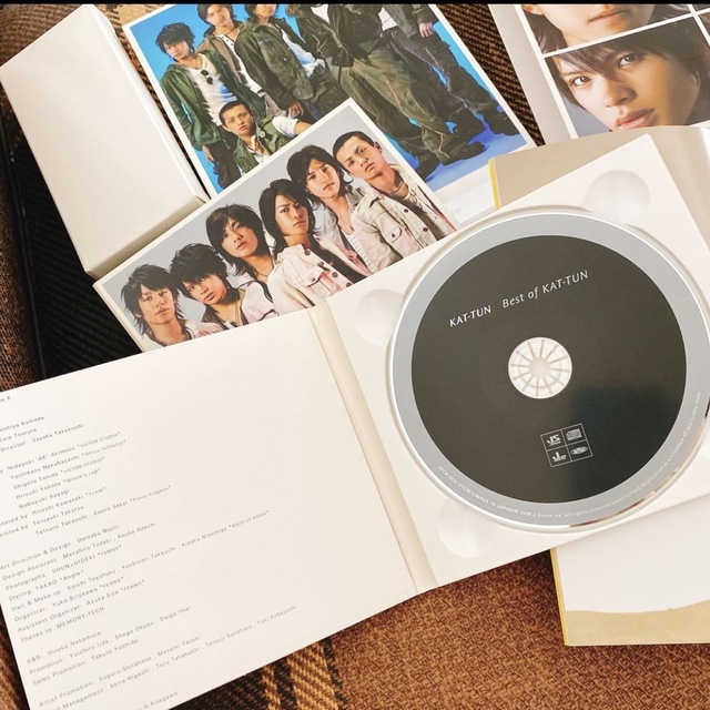 KAT-TUN(カトゥーン)のKAT-TUN/Real Face Film〈完全限定盤〉 エンタメ/ホビーのタレントグッズ(アイドルグッズ)の商品写真