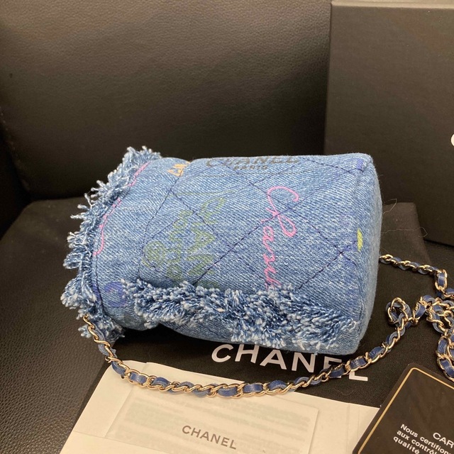 CHANEL(シャネル)の新品未使用☆激かわっ☆CHANEL☆デニム☆チェーンショルダー☆ミニ☆ レディースのバッグ(ショルダーバッグ)の商品写真