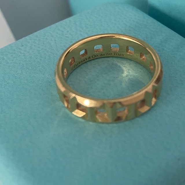 Tiffany & Co.(ティファニー)のあんのん様　tiffanyトゥルーワイドk18ゴールドリング11号 レディースのアクセサリー(リング(指輪))の商品写真