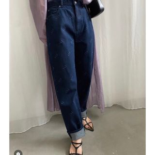 アメリヴィンテージ(Ameri VINTAGE)の新品 23 Ameri AM LOGO PRINT TAPERED DENIM(デニム/ジーンズ)