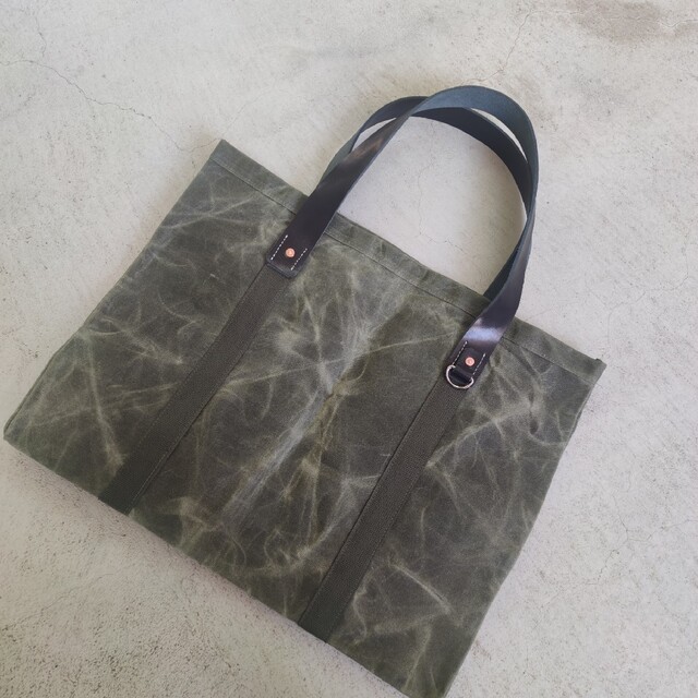 帆布×本革栃木レザービッグトートバッグ - 頑丈で魅力的な相棒 メンズのバッグ(トートバッグ)の商品写真