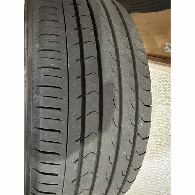 中古タイヤ　225/45R19 ヨコハマ・ブルーアース4本 自動車/バイクの自動車(タイヤ)の商品写真