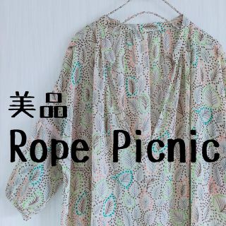 ロペピクニック(Rope' Picnic)の美品 Rope Picnic（ロぺピクニック）葉っぱ柄 シフォンチュニック(シャツ/ブラウス(長袖/七分))