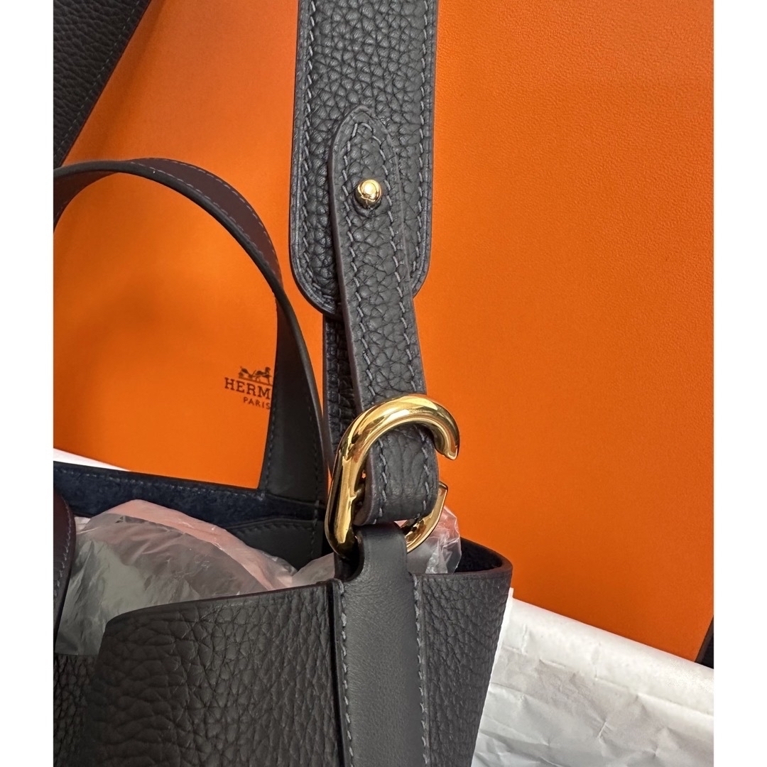 HERMES エルメス インザループ黒23ゴールド金具　ピコタン