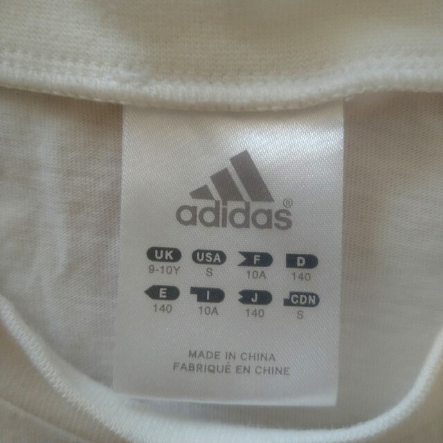 adidas(アディダス)のアディダス 半袖 140 キッズ/ベビー/マタニティのキッズ服男の子用(90cm~)(Tシャツ/カットソー)の商品写真