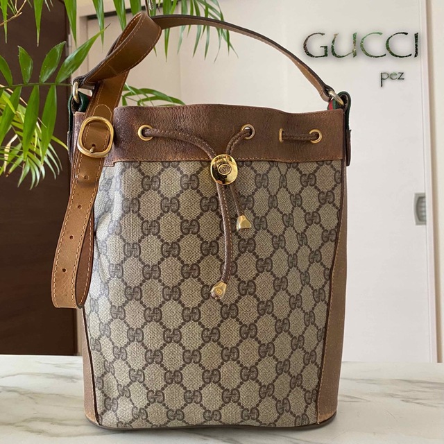 Gucci - 正規品 GUCCI オールドグッチ 巾着 レザーショルダーバッグの ...