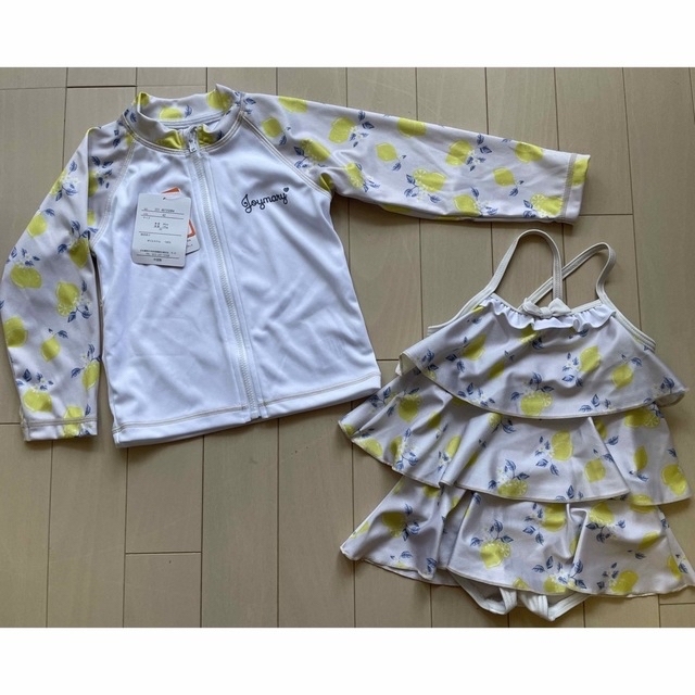 西松屋(ニシマツヤ)のラッシュガード　水着　セット キッズ/ベビー/マタニティのキッズ服女の子用(90cm~)(水着)の商品写真