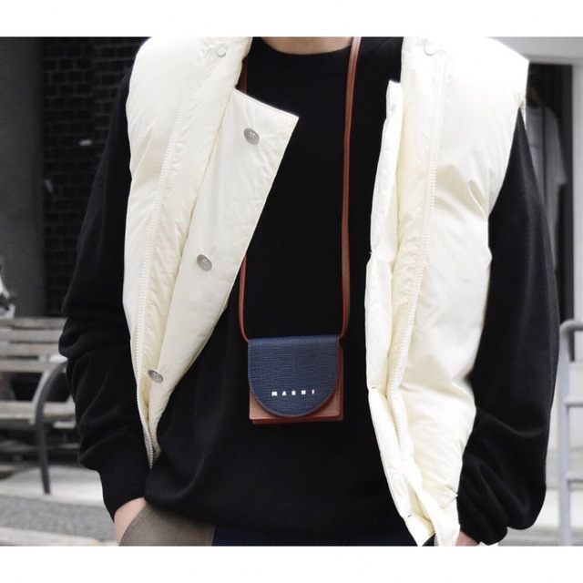SALE/87%OFF】 マルニ カードホルダー ネックストラップ付 カード