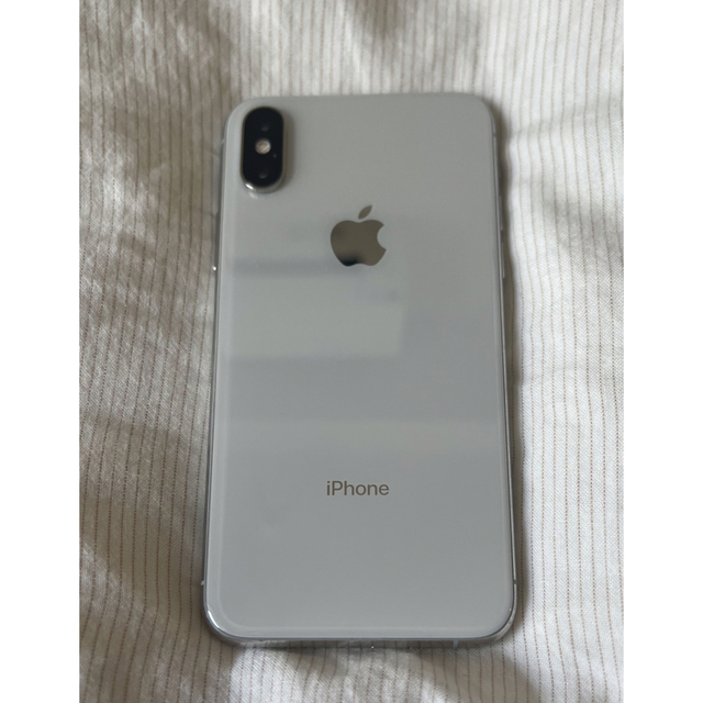 iPhone Xs Silver 256 GB SIMフリー 本体 スマホ/家電/カメラのスマートフォン/携帯電話(スマートフォン本体)の商品写真