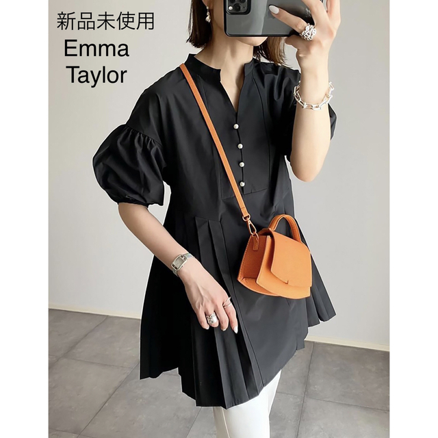 Emma Taylor(エマテイラー)のAKI様専用 未使用♦Emma Taylor パール釦サイドプリーツブラウス レディースのトップス(シャツ/ブラウス(長袖/七分))の商品写真