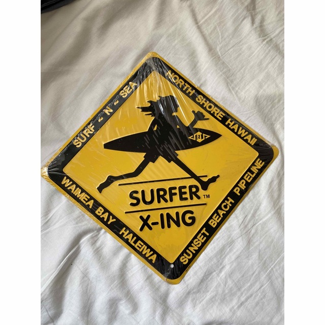 サーフアンドシー　SURF-N-SEA  SURFER X-ING 看板