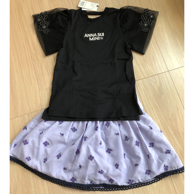 ANNA SUI mini(アナスイミニ)のANNA SUI minチュールＴシャツ・小花刺しゅうスカパンセット 新品 キッズ/ベビー/マタニティのキッズ服女の子用(90cm~)(Tシャツ/カットソー)の商品写真