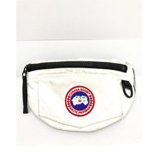 カナダグース(CANADA GOOSE)の★カナダグース パディングボディバッグ ホワイト(ボディーバッグ)