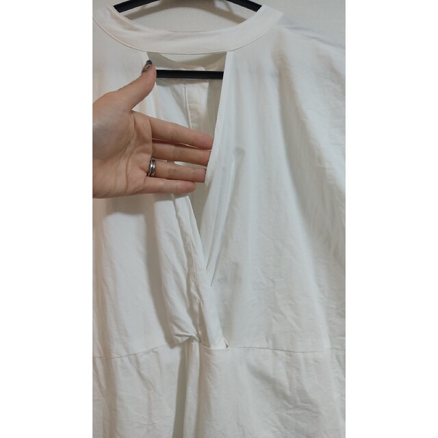 SELECT MOCA(セレクトモカ)のセレクトモカ 白 袖リボン バッククロスロングシャツワンピース レディースのワンピース(ロングワンピース/マキシワンピース)の商品写真