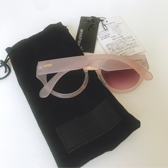 Ron Herman(ロンハーマン)のミンクピンク　ザウォール　クリアピンク　サングラス  遮光 レディースのファッション小物(サングラス/メガネ)の商品写真