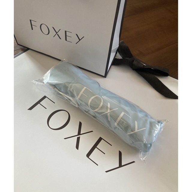 【新品未使用】FOXEY ☆折りたたみ傘　ブルー