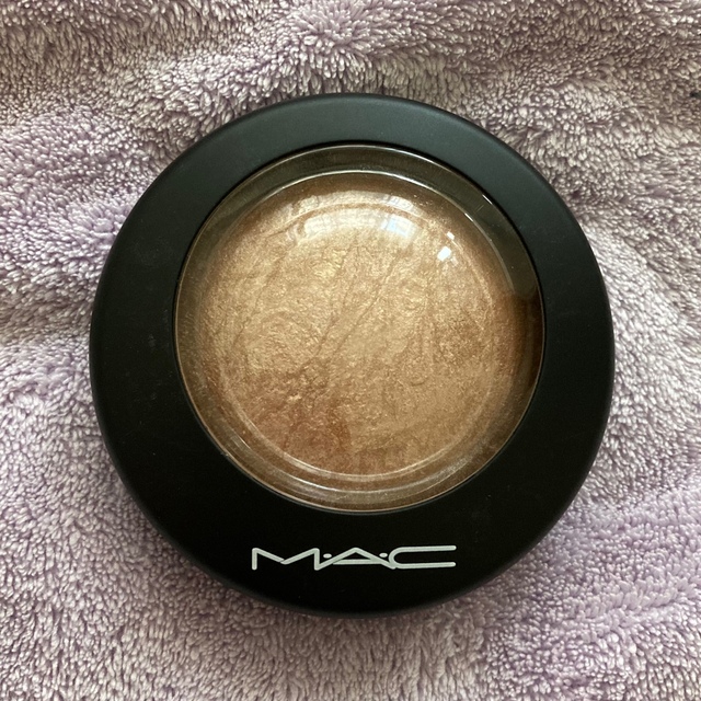 MAC(マック)のMACフェイスパウダー 値下げしました。 コスメ/美容のベースメイク/化粧品(フェイスパウダー)の商品写真