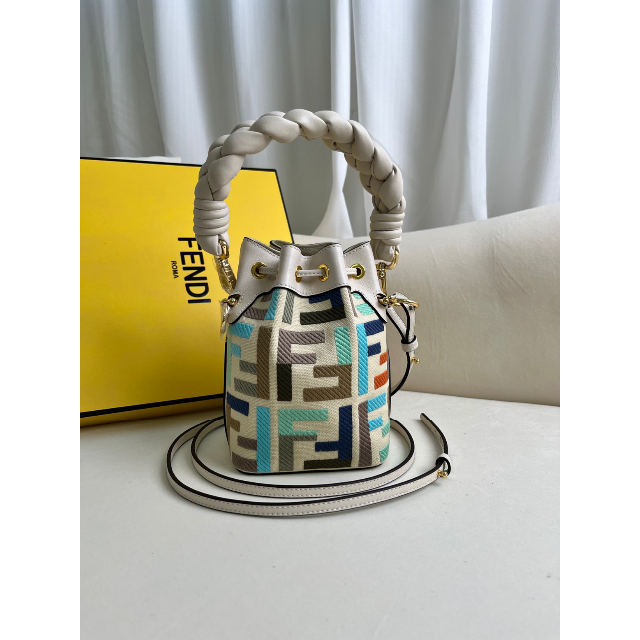 FENDI モン トレゾールマルチカラーキャンバス ミニバッグ FF刺繍