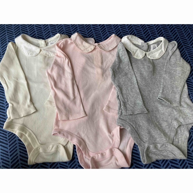 babyGAP(ベビーギャップ)のbaiya ロンパース　無地　襟　ギャップ　まとめ売り　白　70 ピンク　グレー キッズ/ベビー/マタニティのベビー服(~85cm)(ロンパース)の商品写真