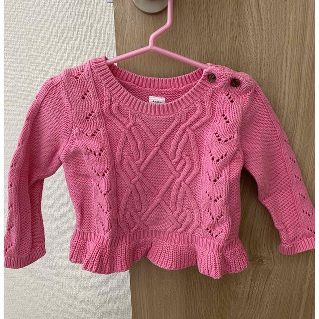 babyGAP 12〜18m フリルケーブル網ニット キッズ/ベビー/マタニティのベビー服(~85cm)(ニット/セーター)の商品写真