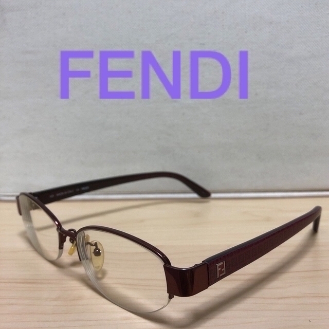 FENDI - FENDI 度入り 眼鏡フレーム 両サイドロゴ模様入り ワインカラーの通販 by こなか's shop｜フェンディならラクマ