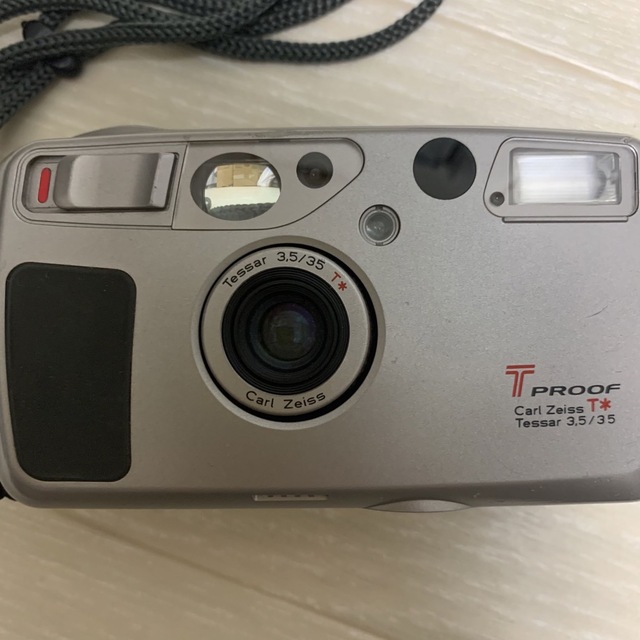 Kyocera Tproof Carl Zeiss T* Tessar 3.5