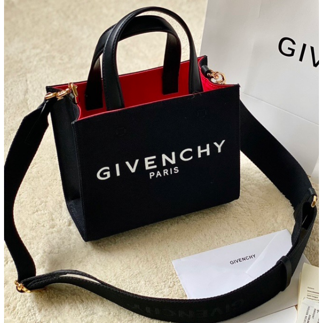 新商品発売中 GIVENCHYキャンバス G ミニトートバッグ 18810円