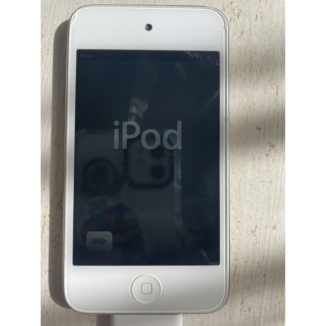 iPod touch(アイポッドタッチ)のiPod touch 4世代 スマホ/家電/カメラのオーディオ機器(ポータブルプレーヤー)の商品写真