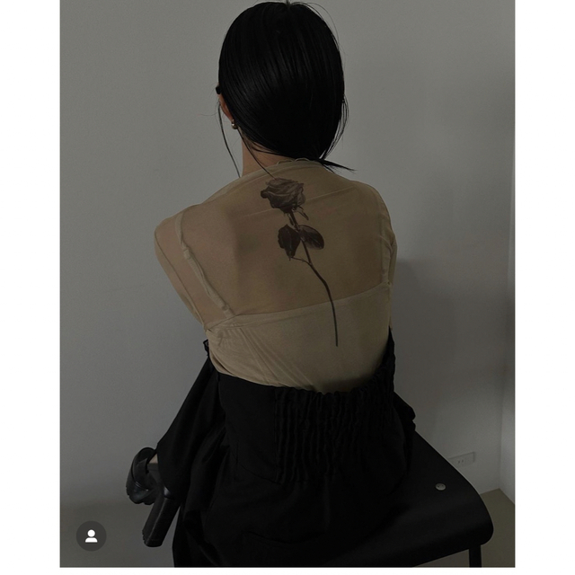 MEDI FLOWER TATTOO SHEER TOP | wic-capital.net