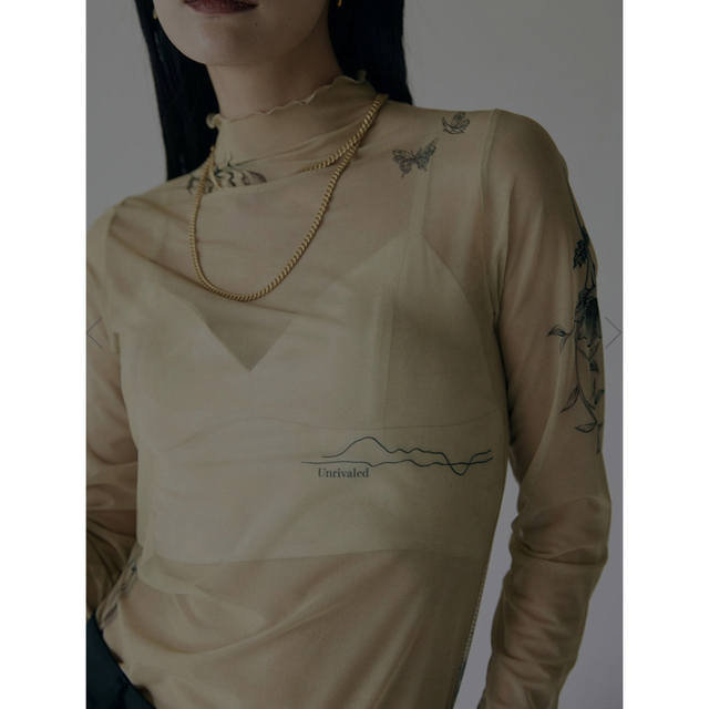 MEDI FLOWER TATTOO SHEER TOP | wic-capital.net