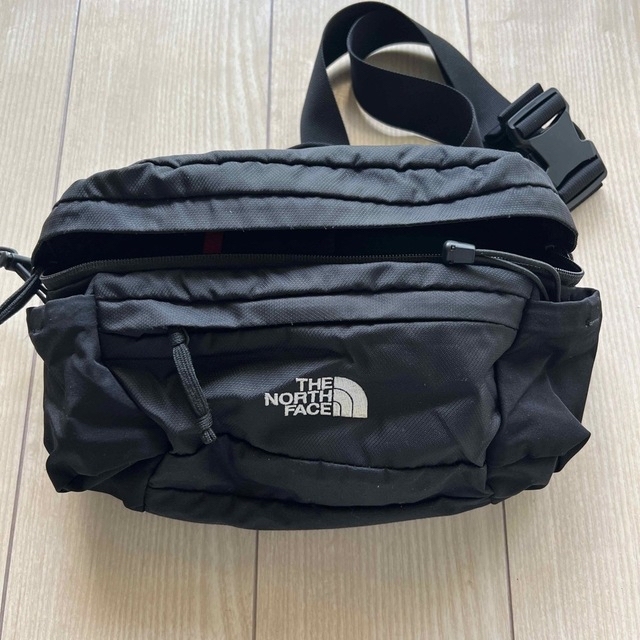 THE NORTH FACE(ザノースフェイス)のラテ様専用　ノースフェイス　ショルダーバッグ レディースのバッグ(ショルダーバッグ)の商品写真