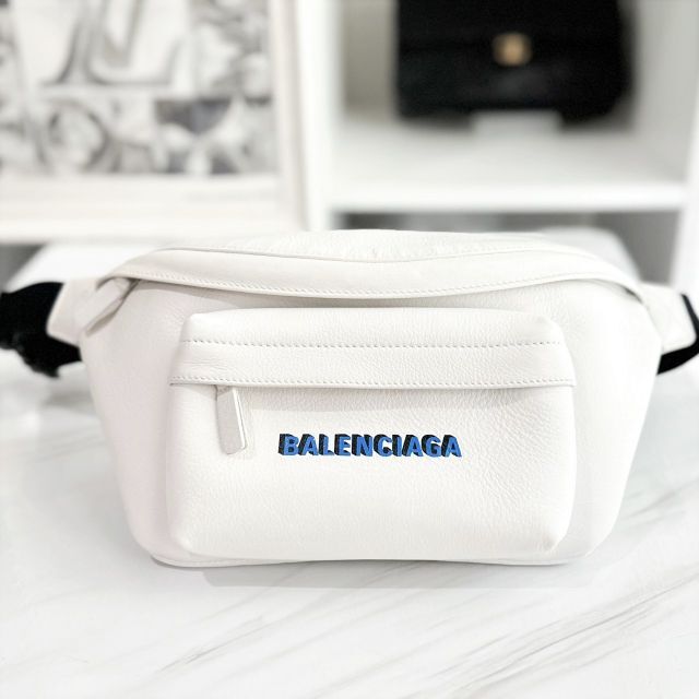 Balenciaga - 美品☆　バレンシアガ　エブリデイ　ボディバッグ　白　レザー　552375