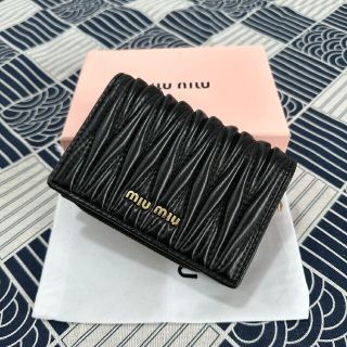 ミュウミュウ 財布(レディース)の通販 8,000点以上 | miumiuの ミュウミュウ 財布(レディース)の通販 8,000点以上 | miumiuの