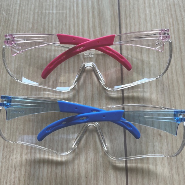 感染予防　アイガード  新品　2つセット　セーフティグラス　メガネ レディースのファッション小物(サングラス/メガネ)の商品写真