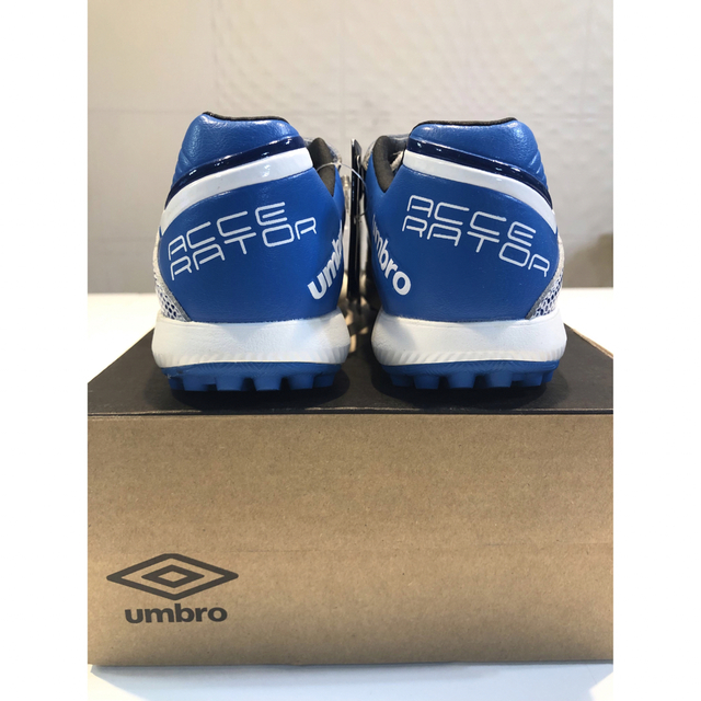 UMBRO(アンブロ)の【新品】UMBRO ACCERATOR SB JR WIDE キッズ/ベビー/マタニティのキッズ靴/シューズ(15cm~)(アウトドアシューズ)の商品写真