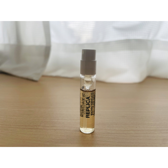 Maison Martin Margiela(マルタンマルジェラ)のMaisonmargiela  autumnvibes 2ml コスメ/美容の香水(香水(女性用))の商品写真