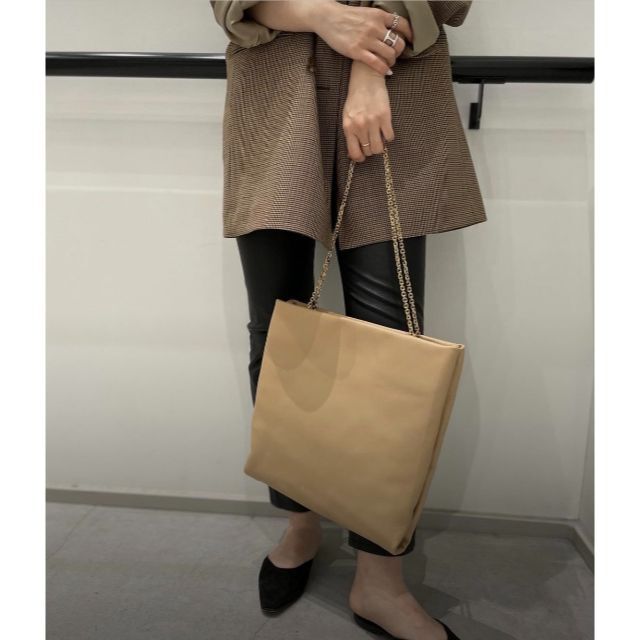 ドゥーズィエムクラスL'Appartement ZANCHETTI Chain Square Bag